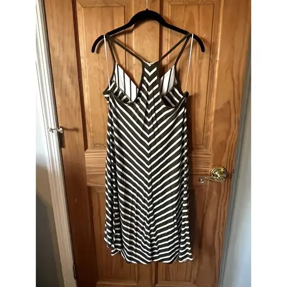 Laila Jayde‎ Olive Green White Striped Sleeveless Casual Dress NWOT - Picture 2 of 4